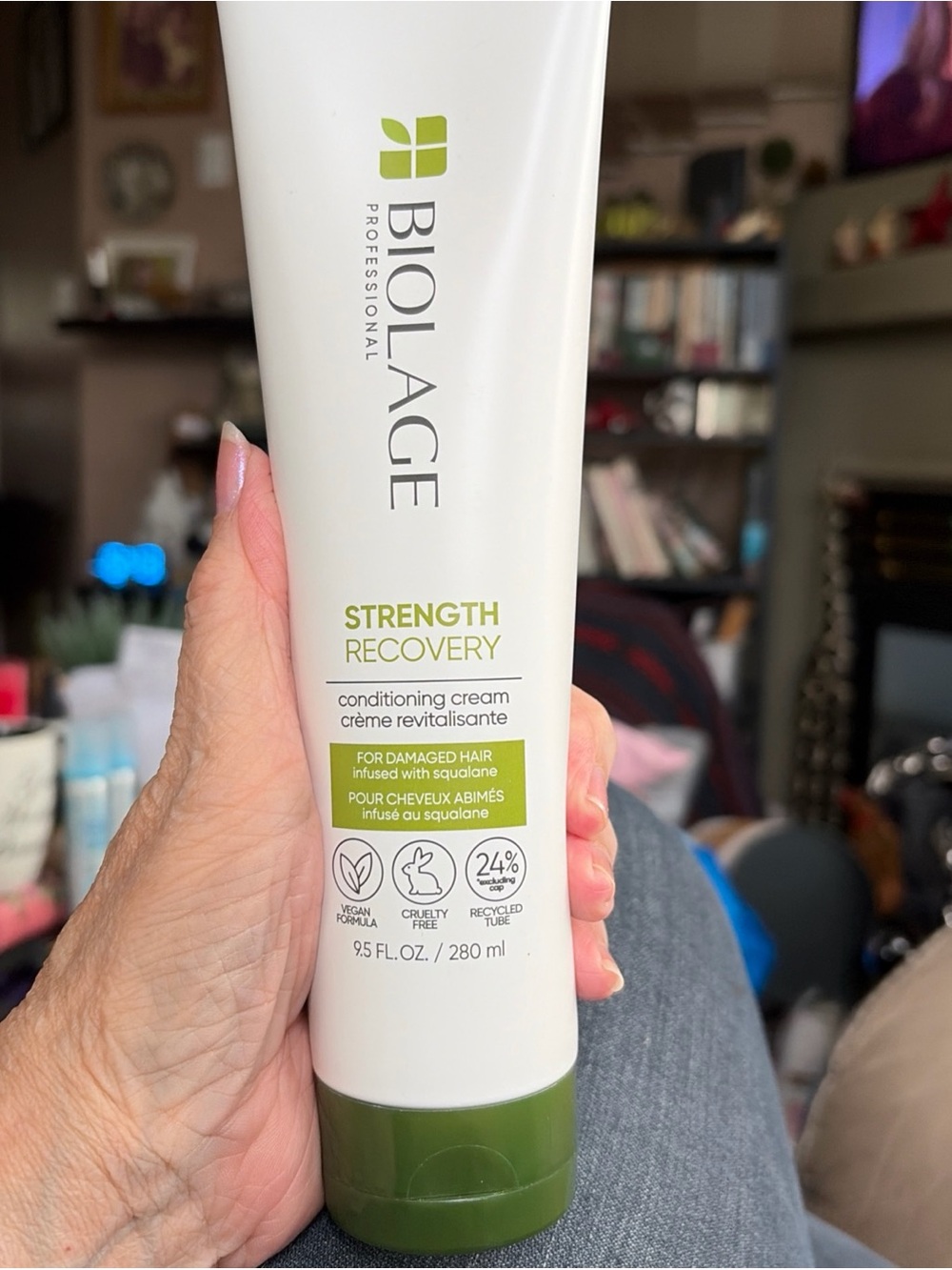 Biolage Strength Recovery Conditioning Cream - White & Olive. 280ml.  New!